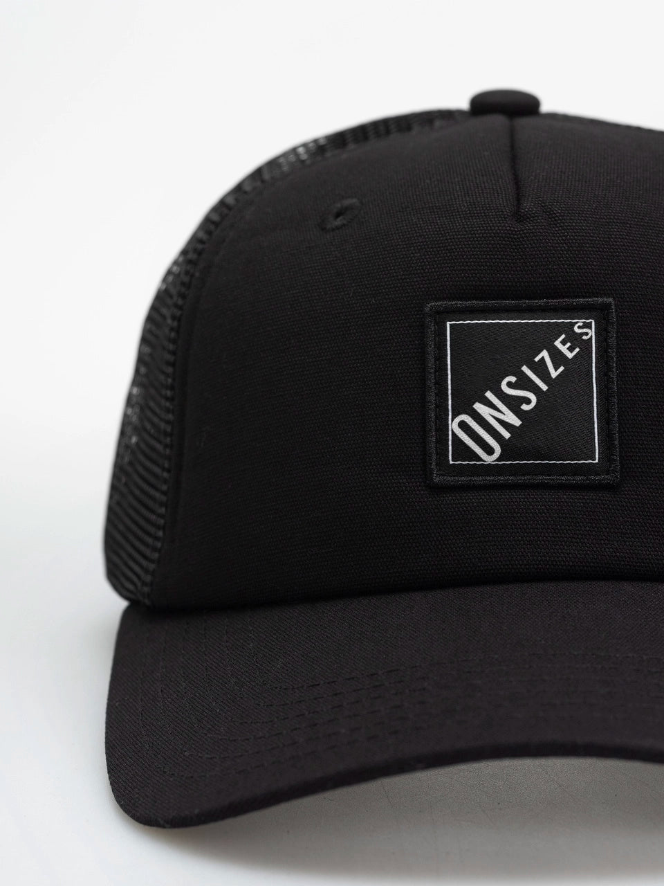 ONSIZES Trucker Cap black